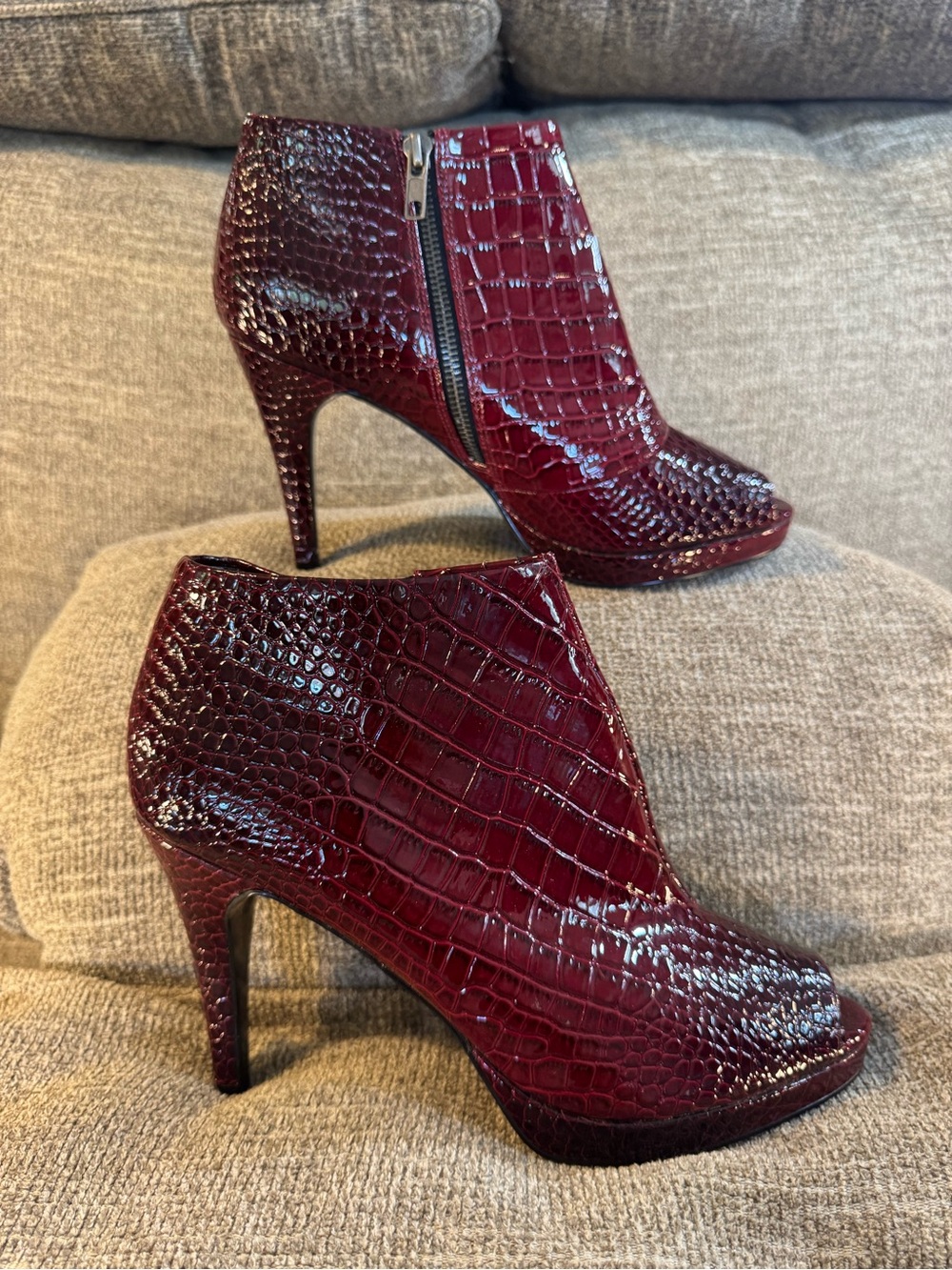 White House Black Market Paulette Croco Shootie Women’s Size 9.5 M